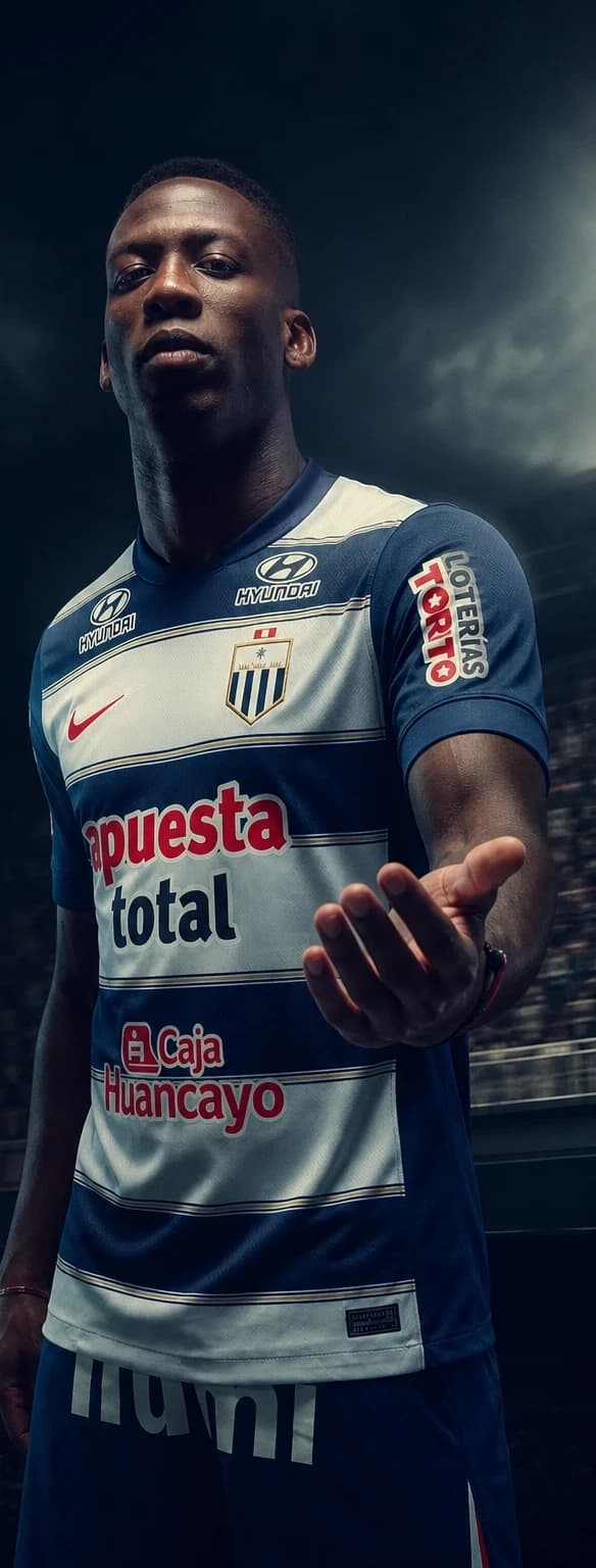 Jugador con la camiseta de Alianza Lima